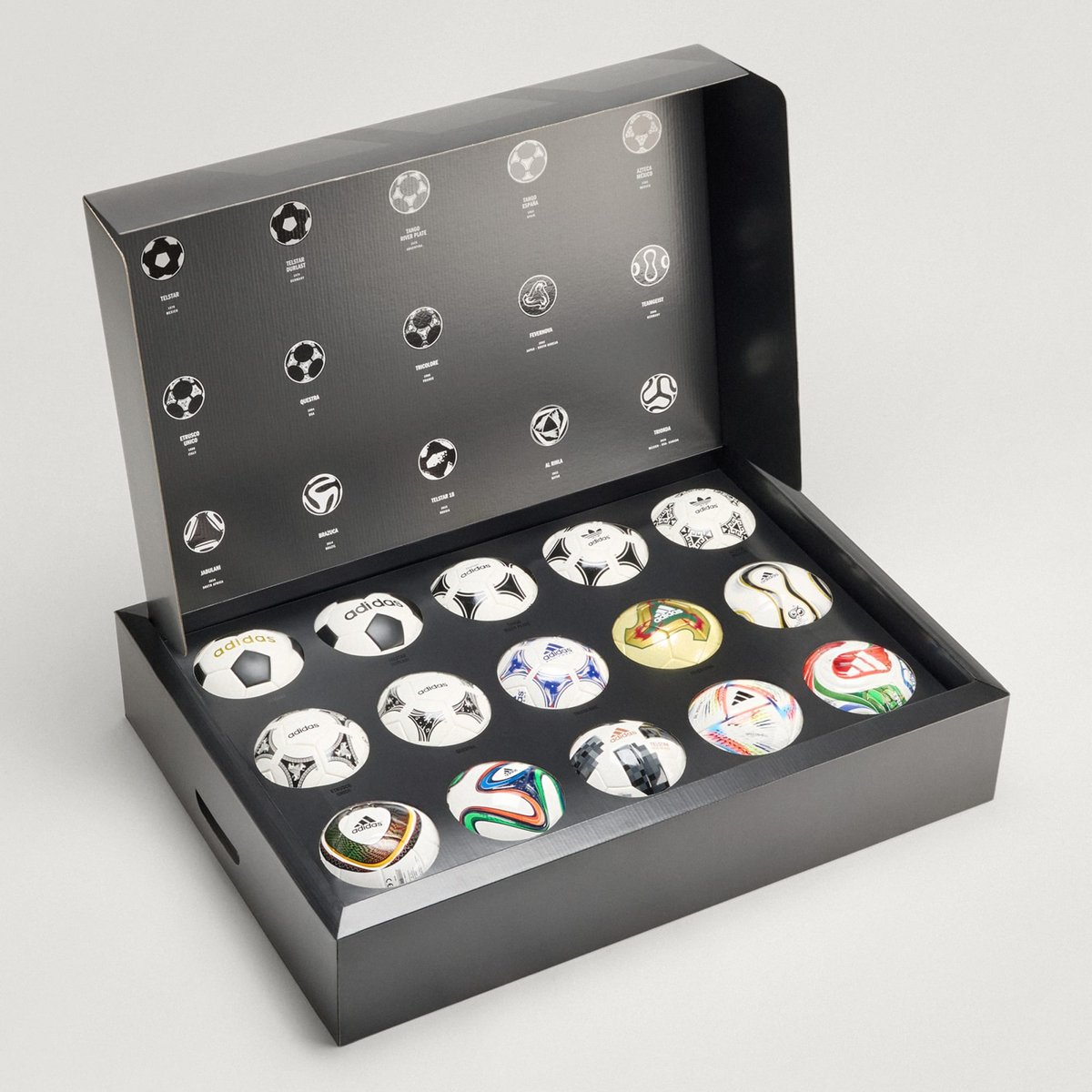 FIFA Wereldkampioenschap Voetbal 26™ Historical Mini Voetbal Set