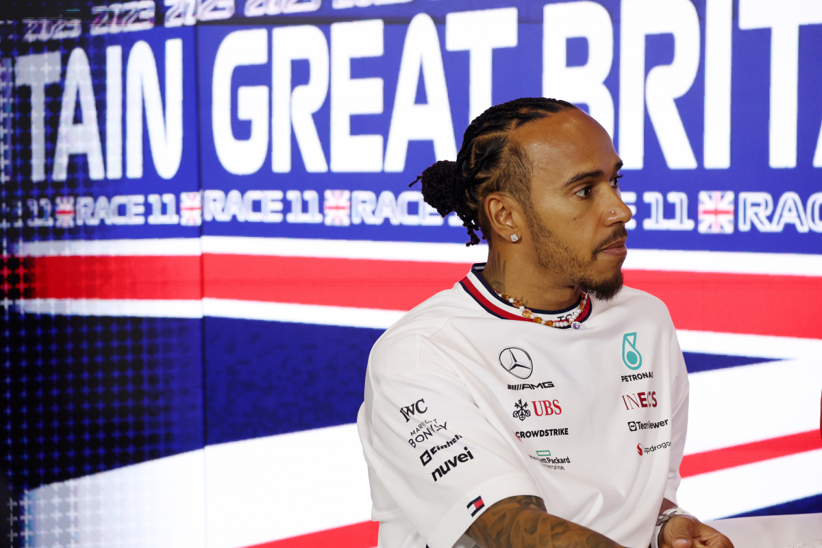 Bizarre Hamilton contract update leaves Mercedes legend 'CLUELESS'