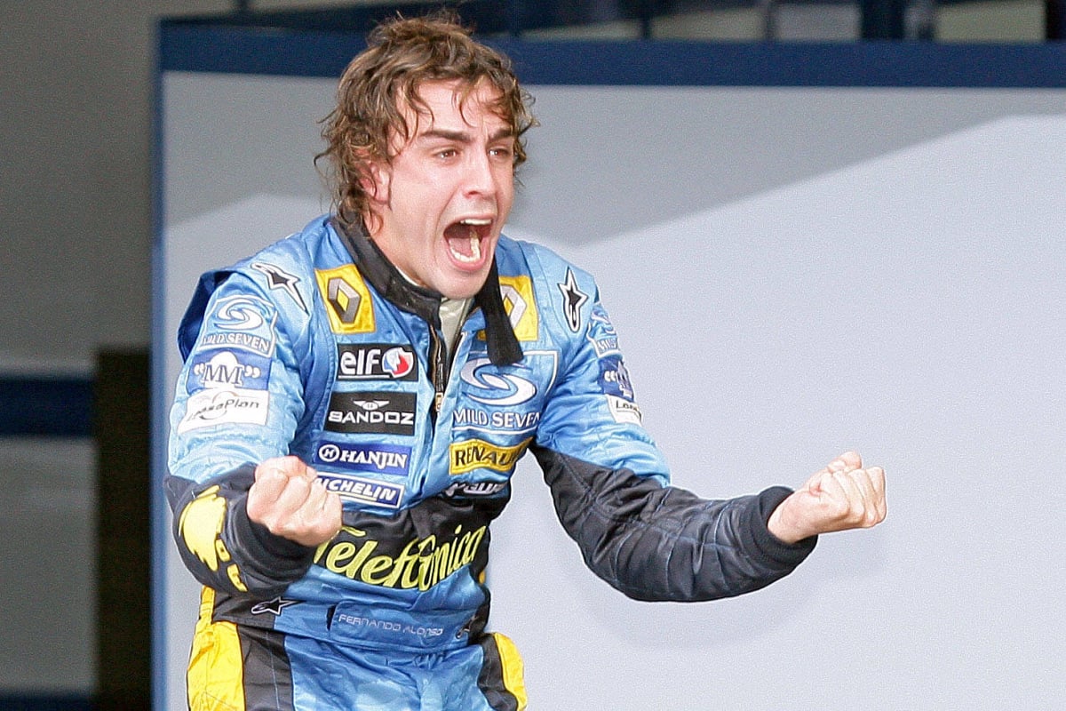 Fernando Alonso celebrates winning the 2005 F1 world championship
