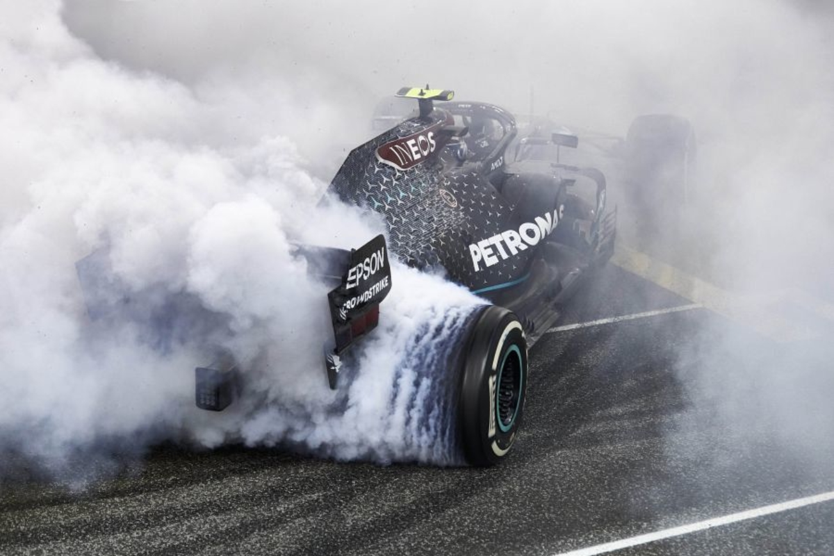Mercedes vroeg waarom Verstappen geen donuts draaide in Abu Dhabi