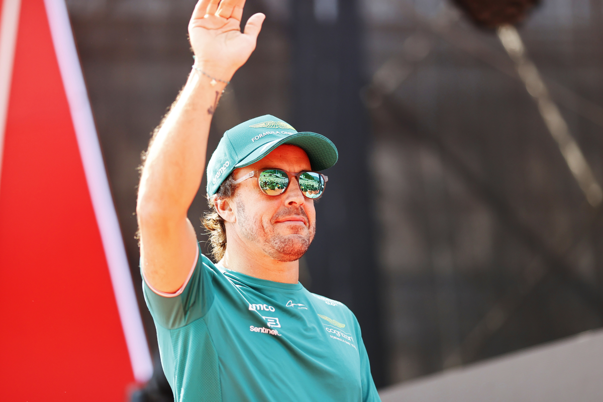 Alonso congrega a más de 1200 personas en evento previo al GP de México