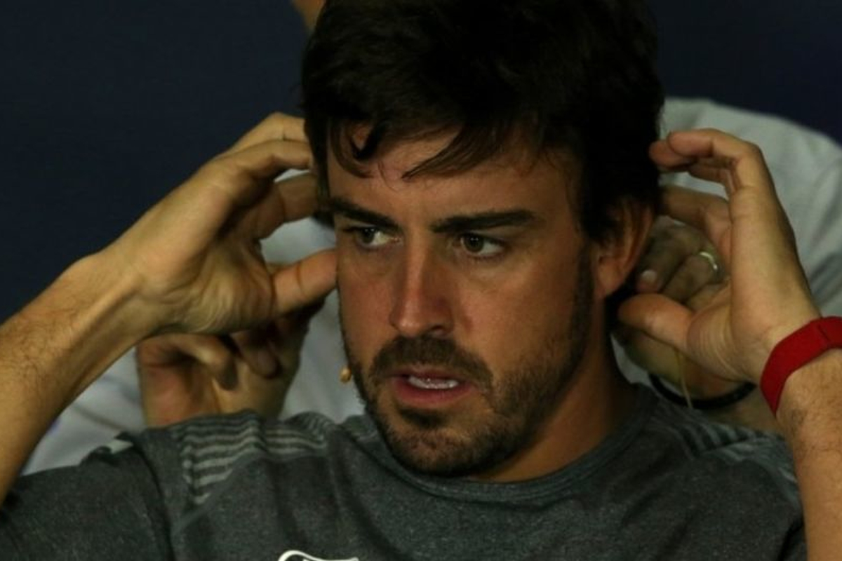 Fernando Alonso valt uit tijdens Indy 500: "Ik ben er klaar mee"