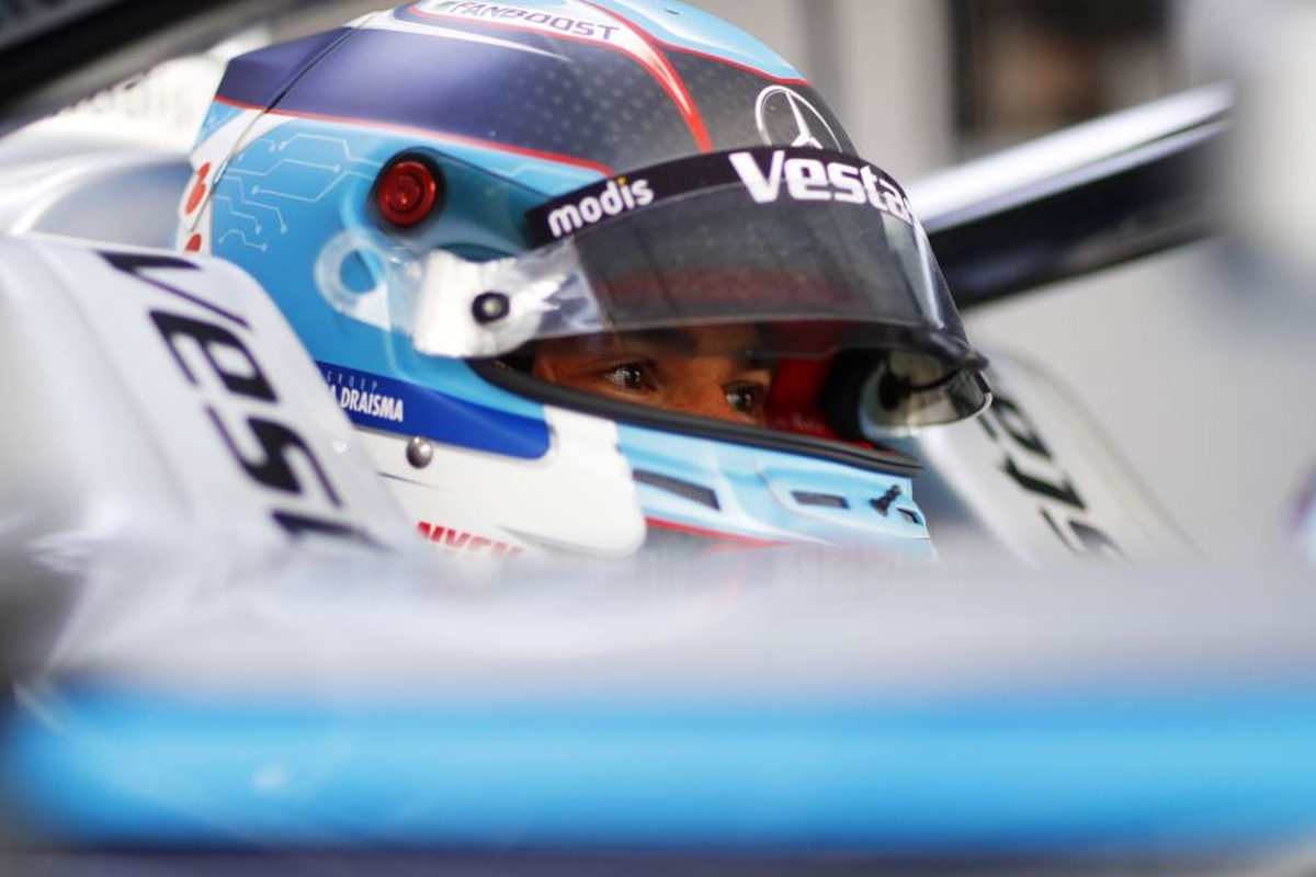 De Vries pakt overwinning na bizarre race in Valencia, Vandoorne van P24 naar podium