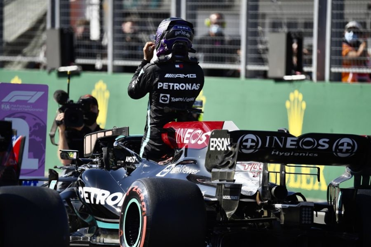 Mercedes legt uit waarom ze Hamilton niet naar binnen haalden bij de herstart