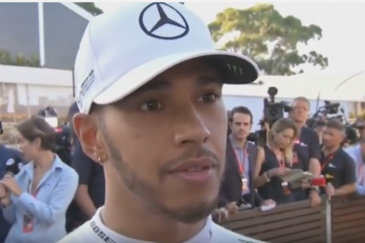 VIDEO: Lewis Hamilton geeft reactie op zijn eerste race