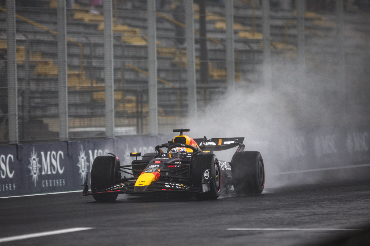 Verstappen kind van de rekening na rode vlag en start Grand Prix van Brazilië uit achterhoede