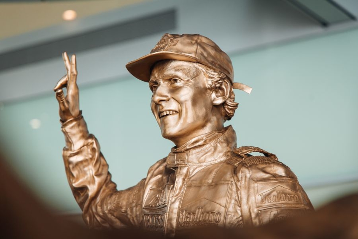 McLaren unveil Lauda tribute sculpture