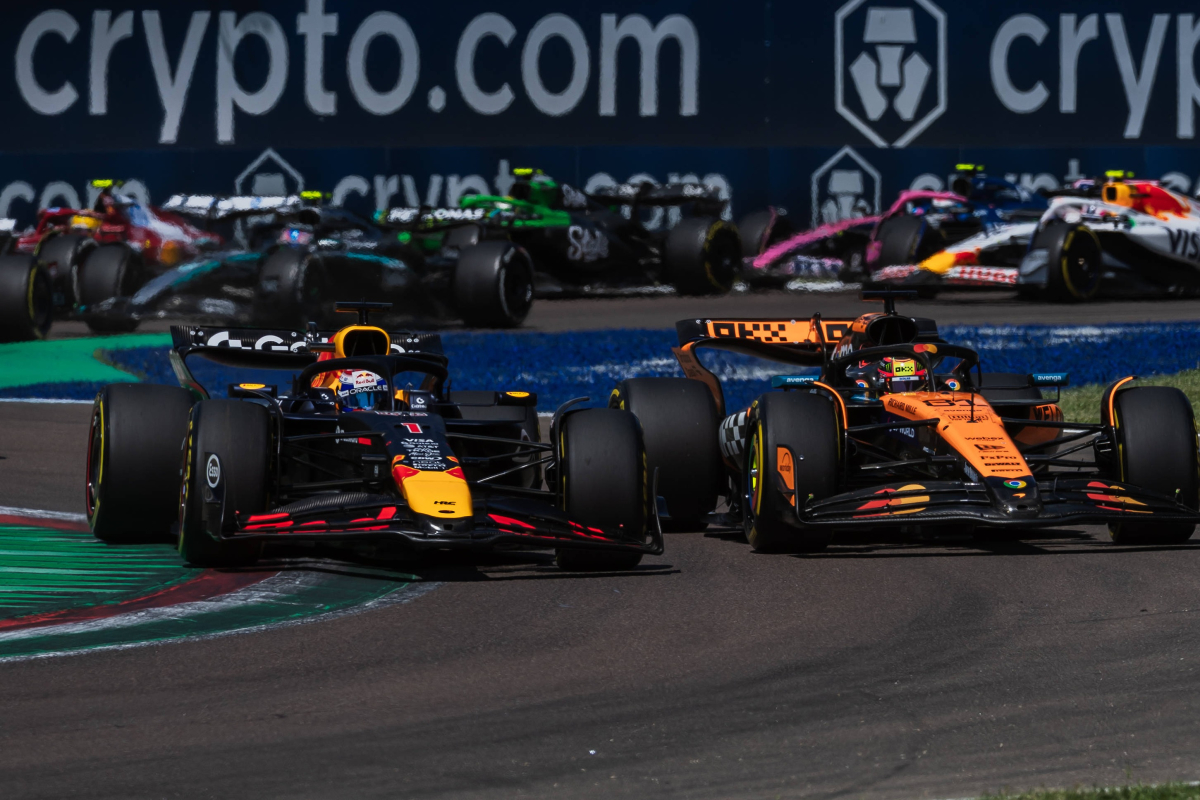 Verschuur ziet Verstappen 'slapende' Piastri verrassen: "Toch wel een minpunt"