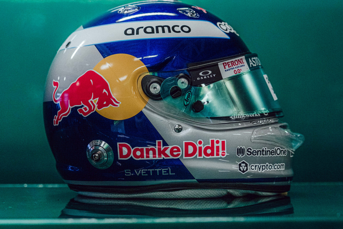 Vettel portera un casque Red Bull en hommage à Mateschitz à Mexico