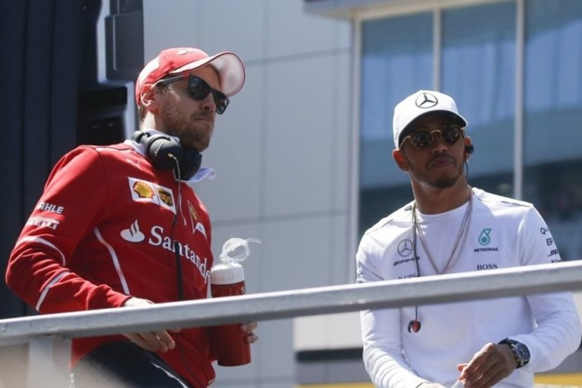 Lauda over titelstrijd tussen Hamilton en Vettel: "Beter wordt het niet!"
