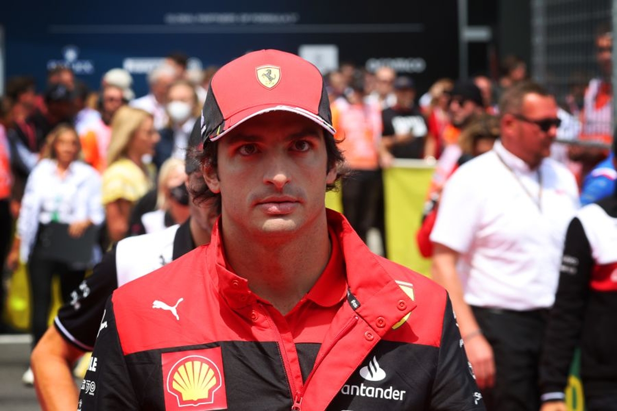 Sainz responde a los rumores de desarrollo en Ferrari
