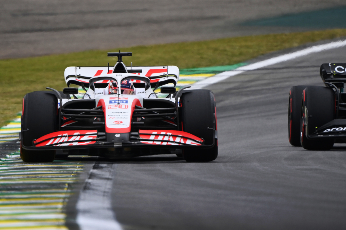 Magnussen snelste in halfnatte kwalificatie in Brazilië en pakt eerste pole voor Haas