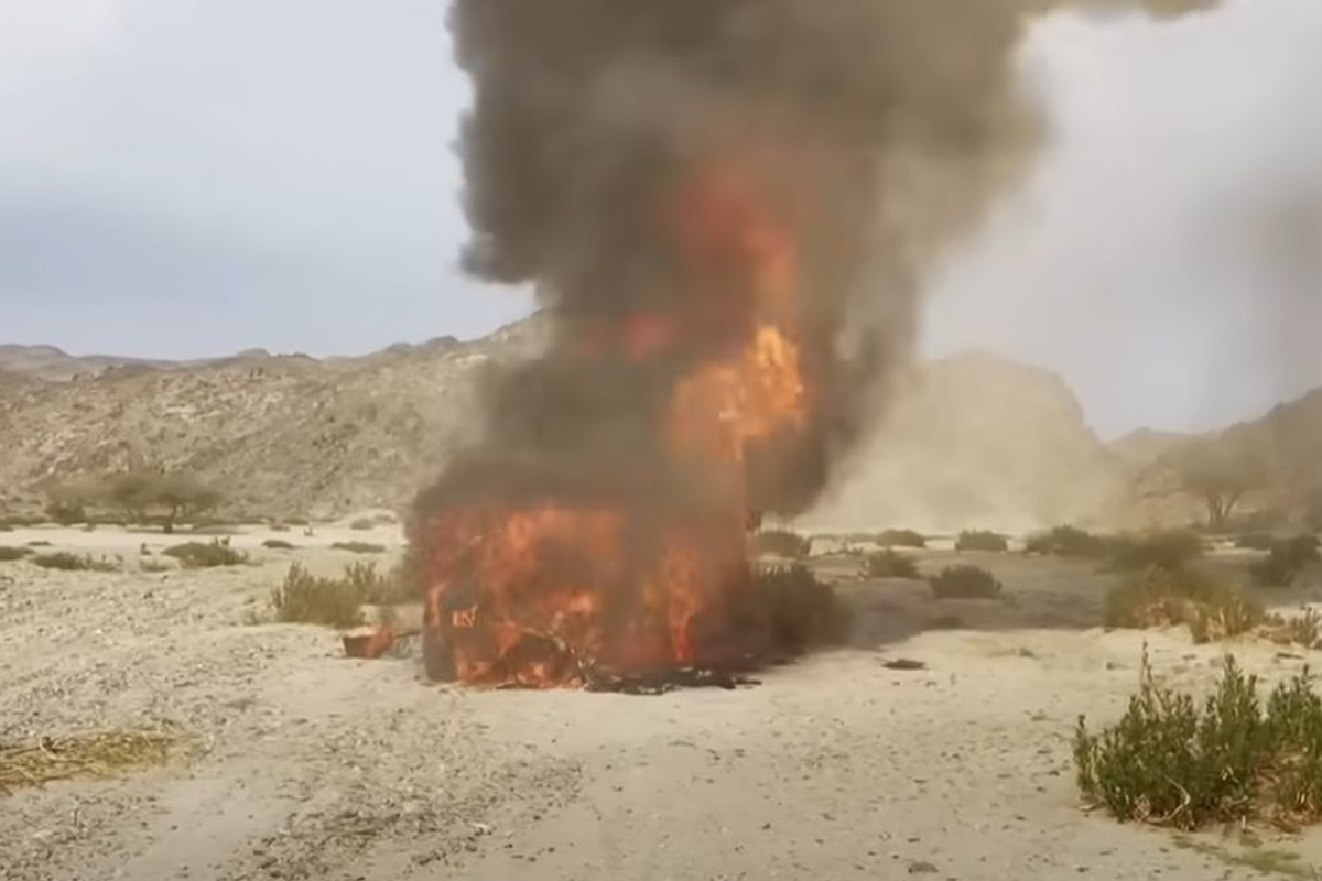 Auto teamgenoten Coronel-broeders brandt volledig af in eerste spectaculaire Dakar-rally