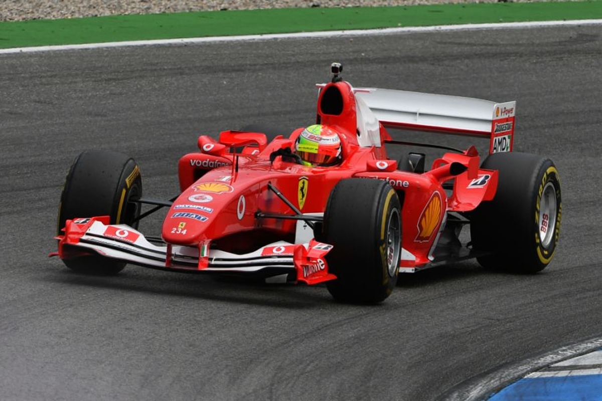 Mick Schumacher stapt voorafgaand aan GP Toscane in 2004-Ferrari