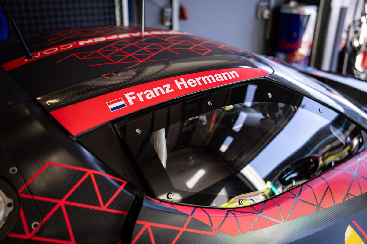 Franz Hermann pronkt op tijdenlijst VT1 in Imola | F1 Shorts