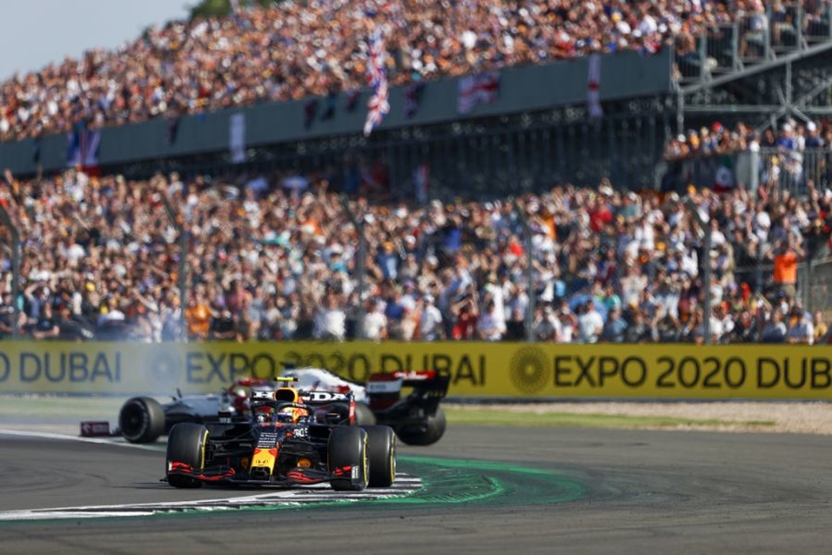 FIA neemt beslissing over Sergio Pérez na incident met Kimi Räikkönen