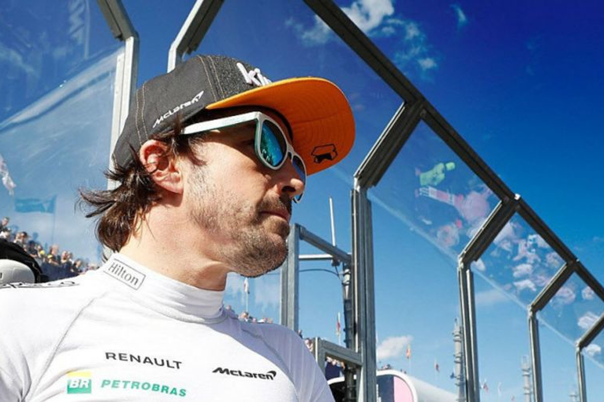 Alonso jabs F1 over Twitter gag