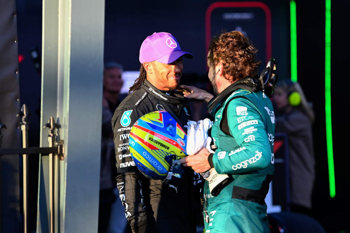 Alonso onder de indruk van Hamilton: "Foutloos zoals je van hem verwacht"