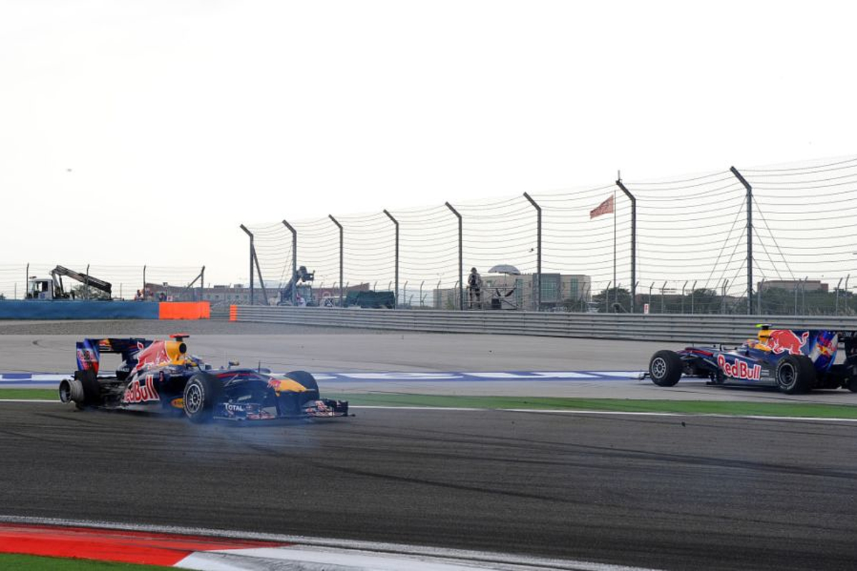 Vettel en Webber krijgen het aan de stok in Turkije: "Hij kan dit toch niet doen?"