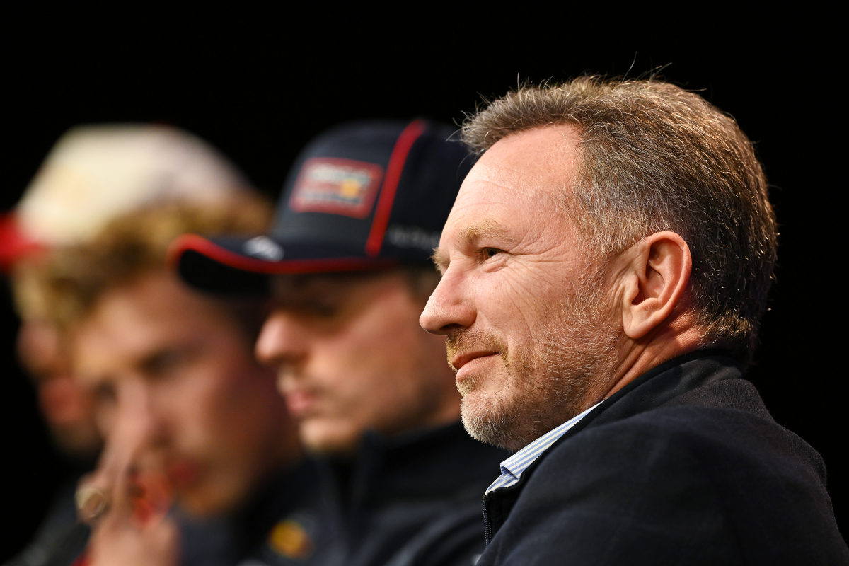 Horner maakt einde aan geruchten over Verstappen en Aston Martin: "Max is hier gelukkig"