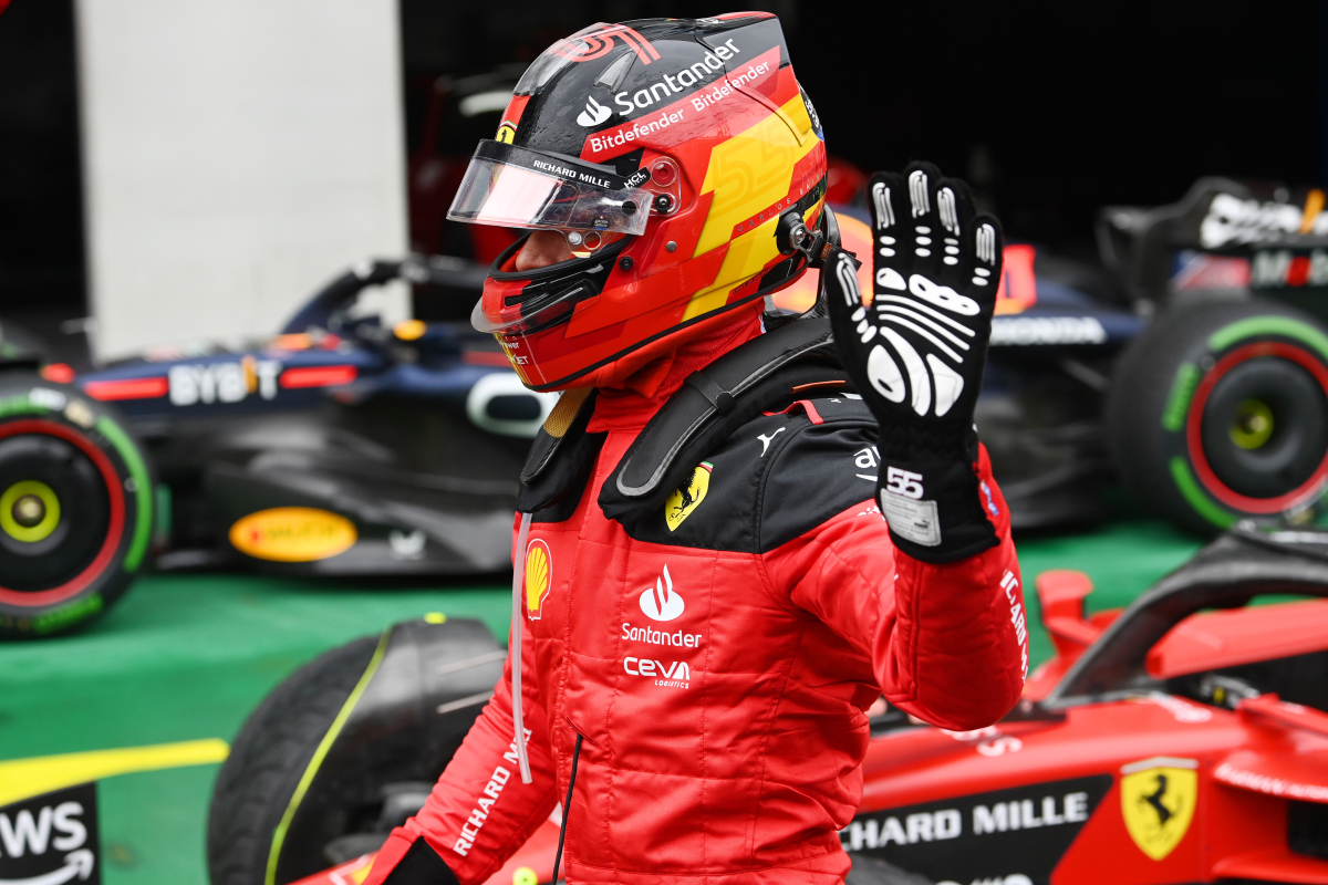 "Fue raro que Ferrari no lograra reparar el auto de Sainz"