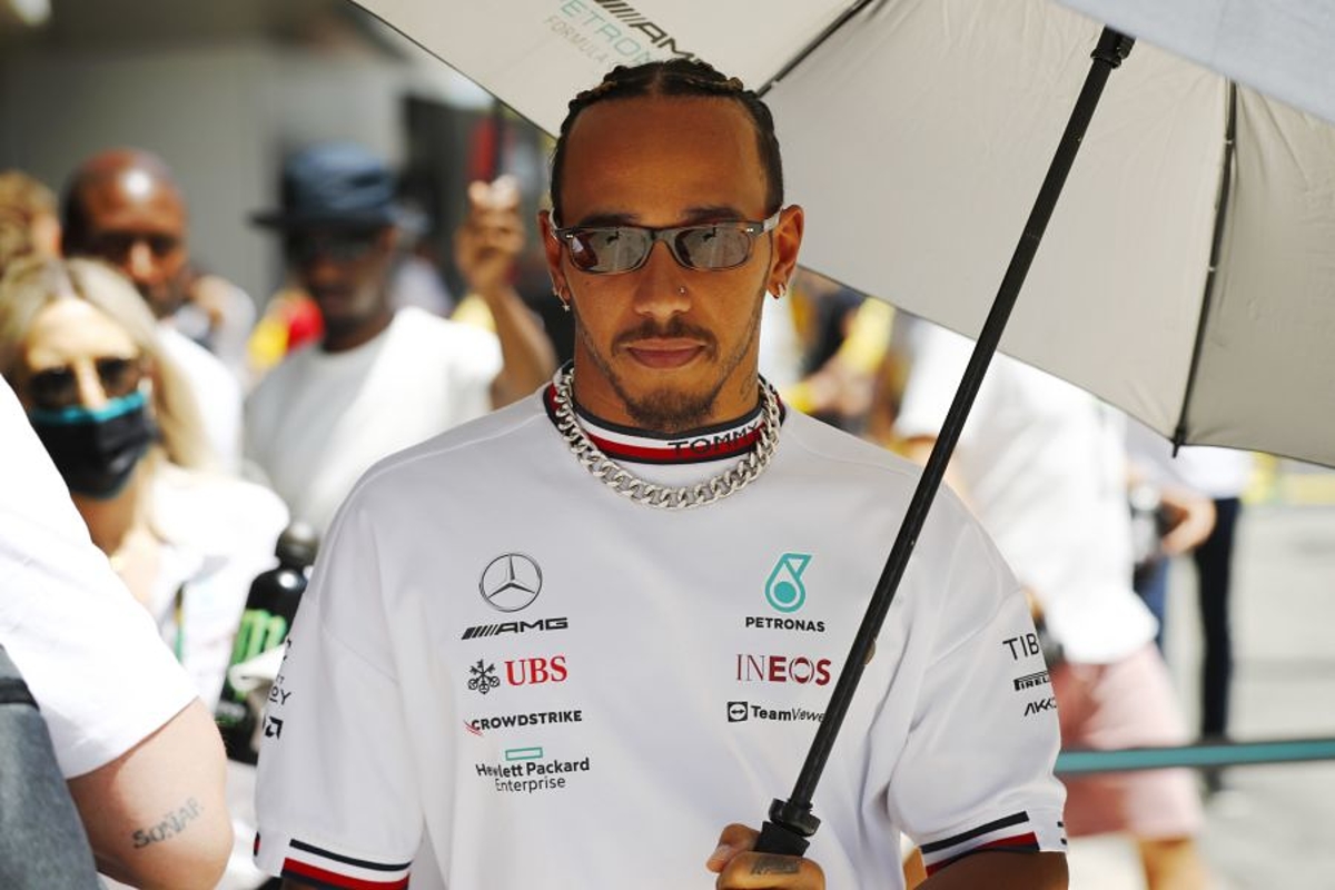 El título que Lewis Hamilton ganó con una sola mano