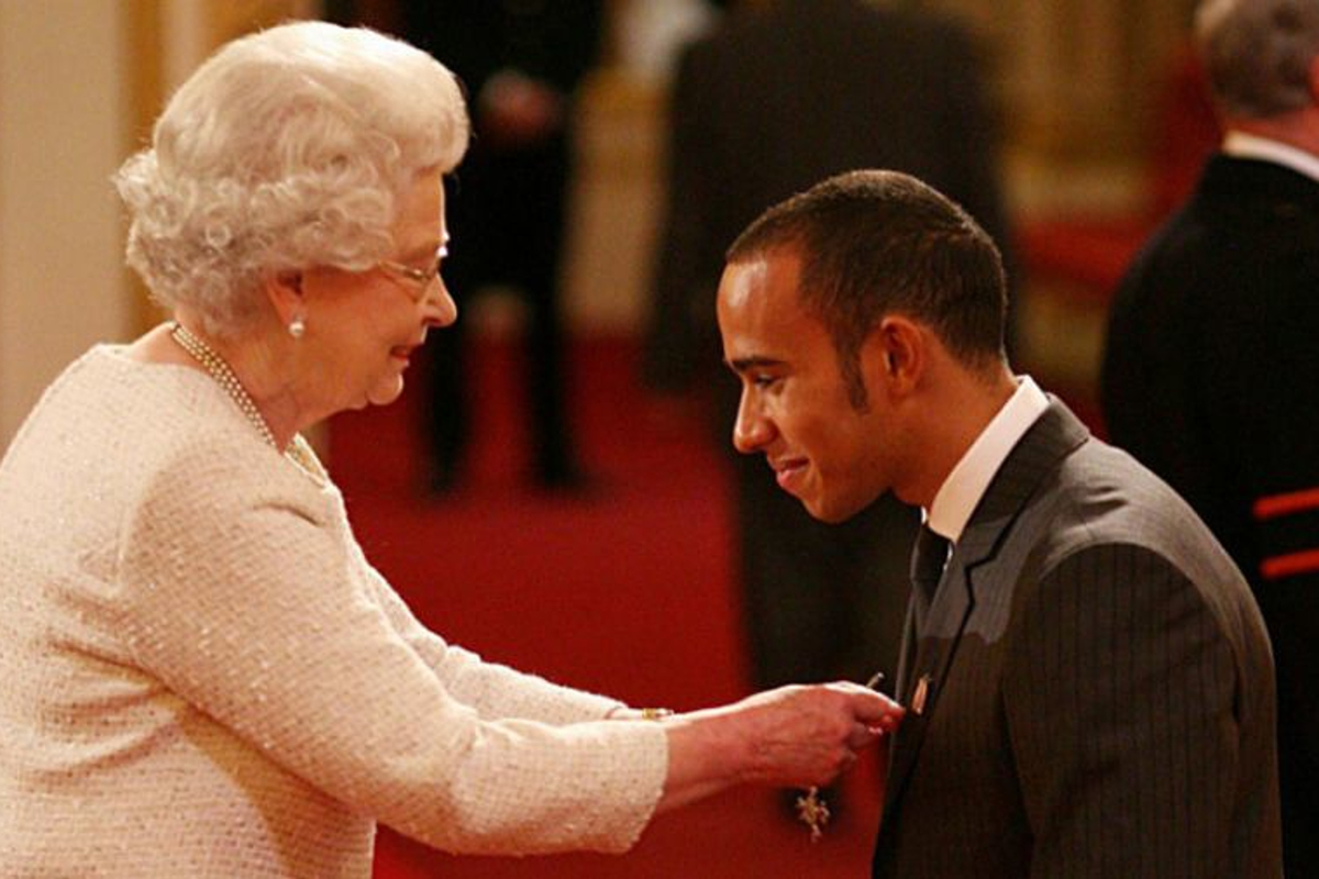 Hamilton pays tribute to 'iconic leader', Queen Elizabeth II