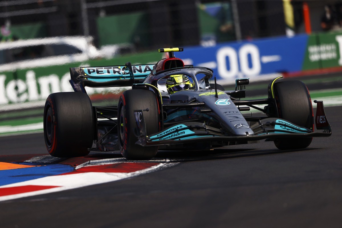 Hamilton kritisch op bandenkeuzes Mercedes: "Red Bull had betere strategie"
