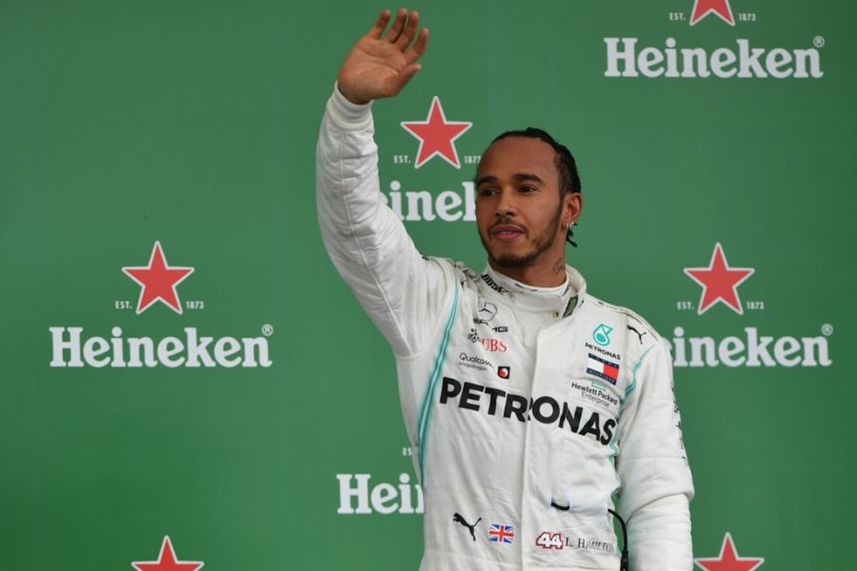 Hamilton reageert op verlies podiumplek: "Mijn excuses aan Albon"