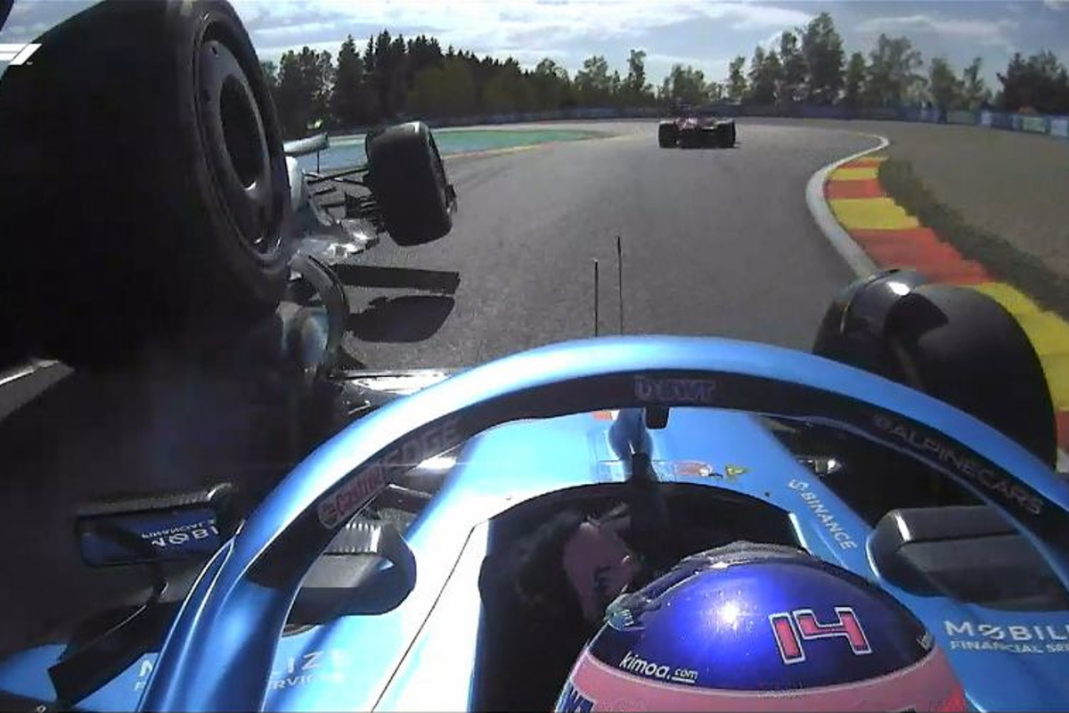 Alonso tras choque con Hamilton: Este solo sabe conducir saliendo primero
