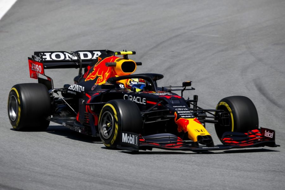 Perez legt vinger op zere plek: "Was heel moeilijk om langs Ricciardo te komen"