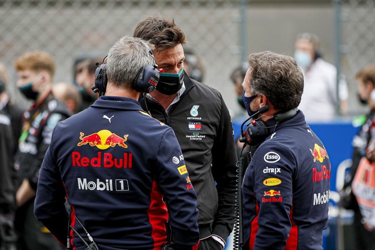 Wolff: "Verstappen was veel sneller in de Red Bull"