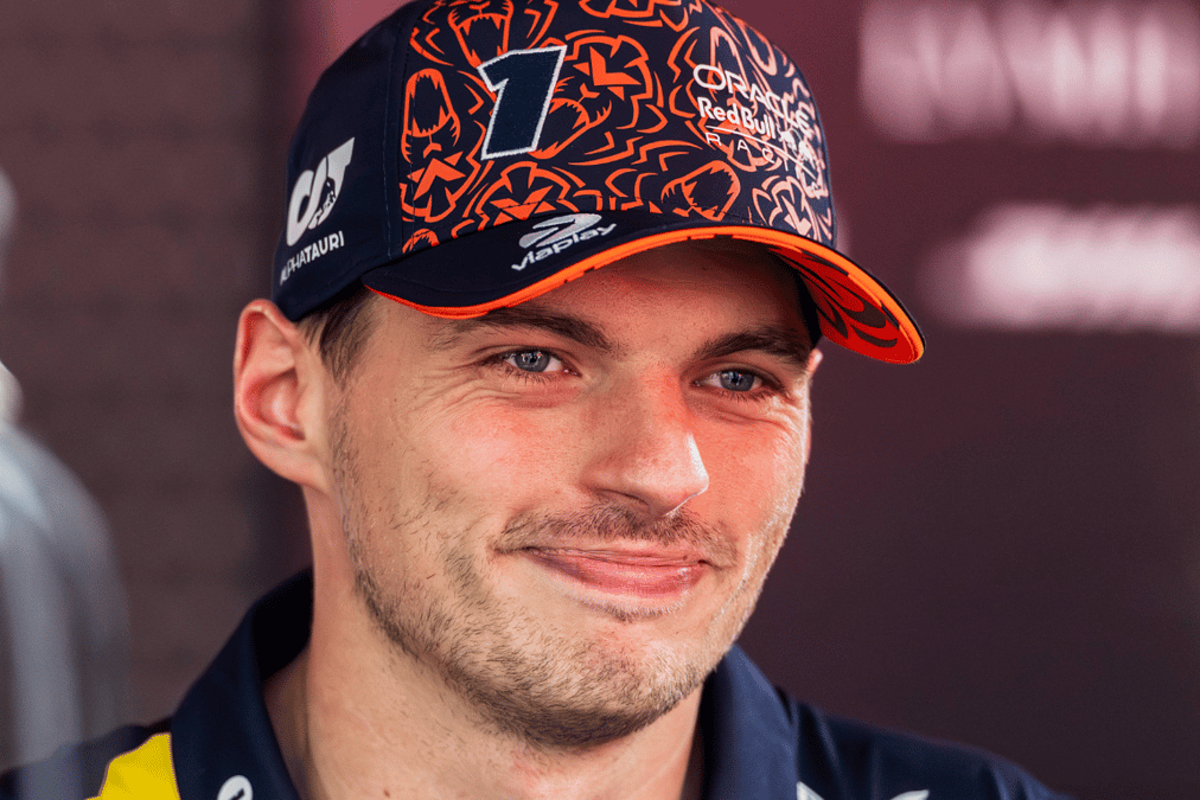 Max Verstappen lanceert oranje voetbalshirt vlak voor Koningsdag