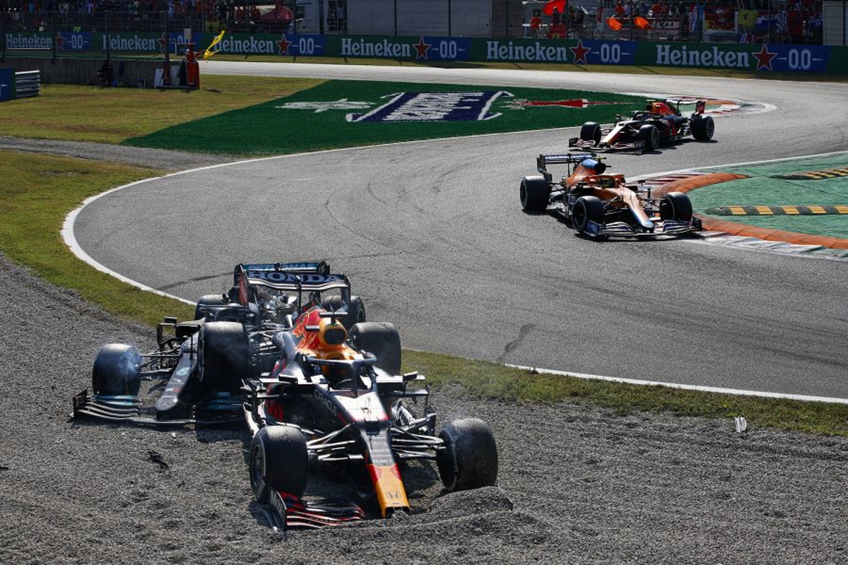 Alonso schaart zich achter Verstappen en Red Bull: "Het was een race-incident"