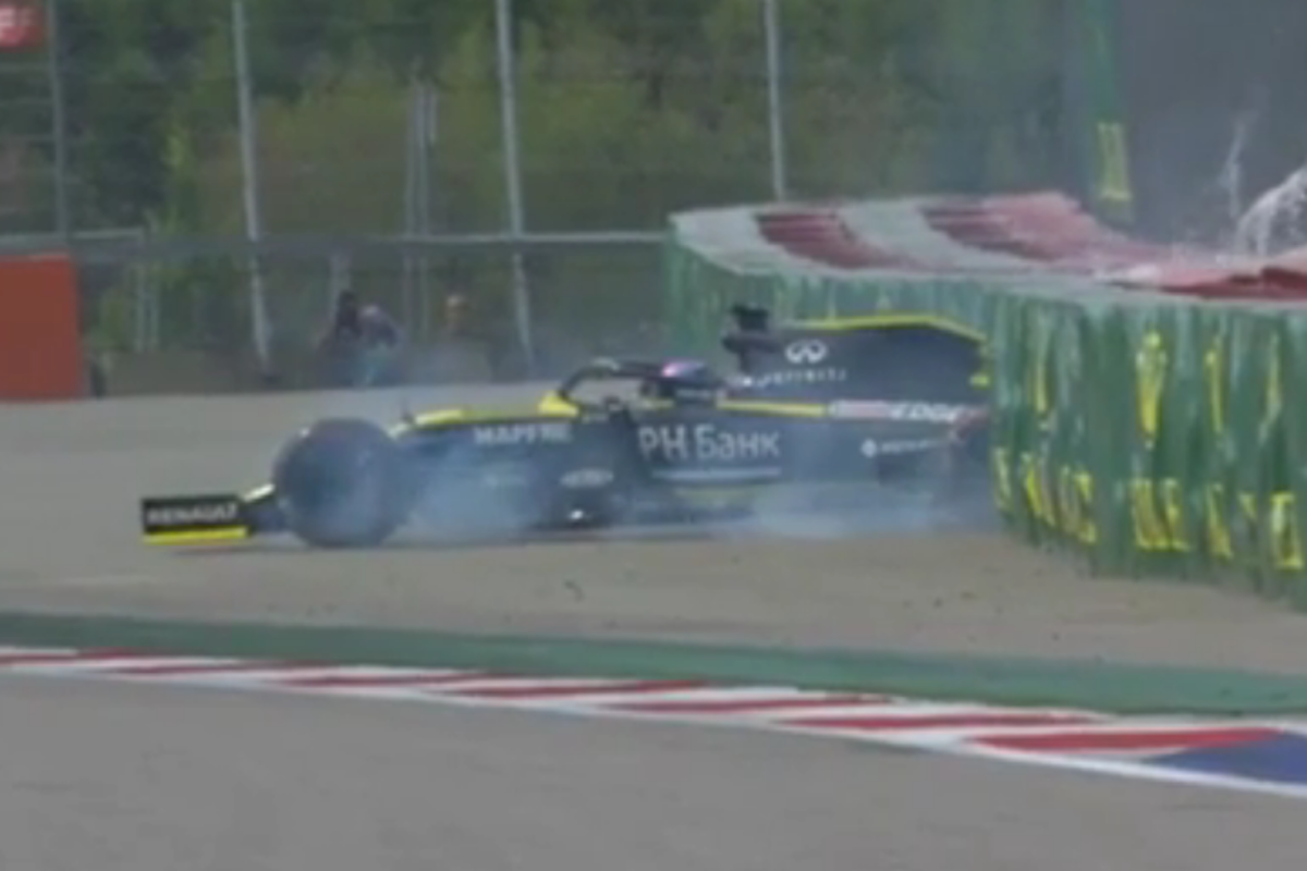 VIDEO: Ricciardo's rear wing wrecked after spin