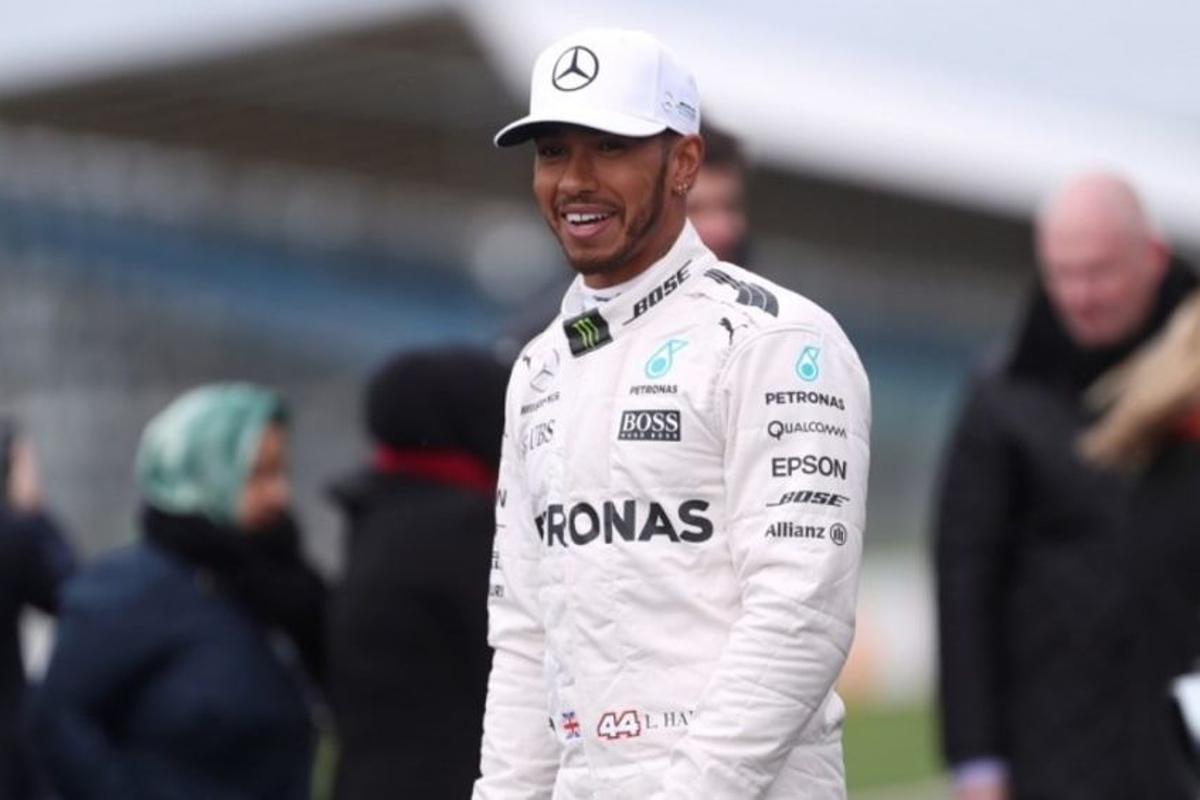 Hamilton over zijn auto: "Het is net als op een stier zitten"