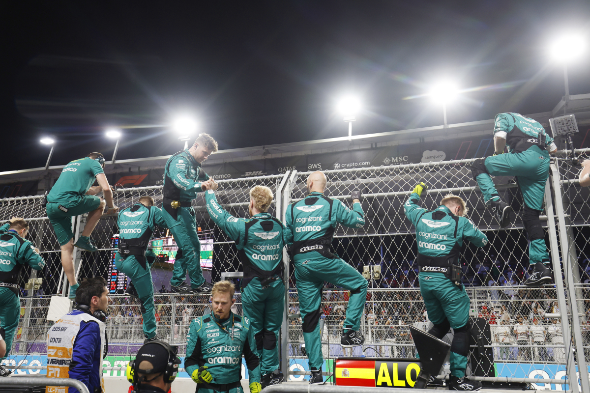 F1-teams gewaarschuwd om beklimmen pitmuurhekken te voorkomen