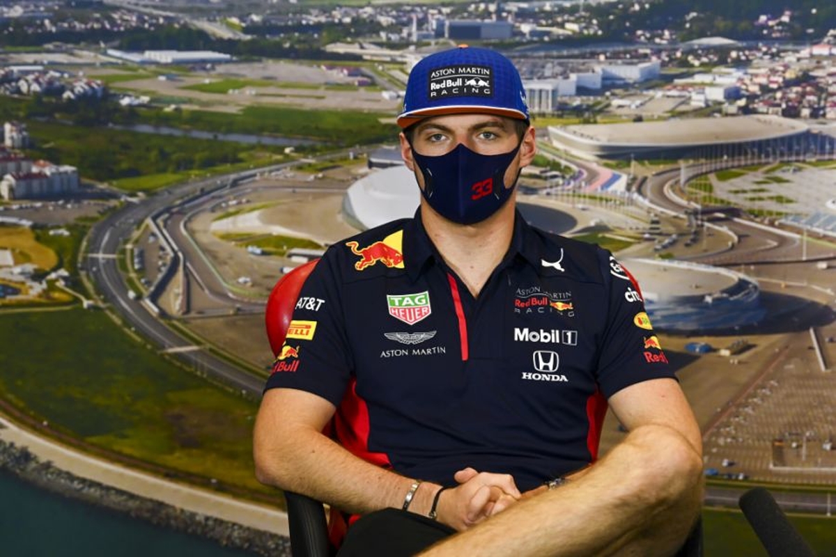 Verstappen niet zeker van derde plaats: ''Renault tot nu toe erg competitief''
