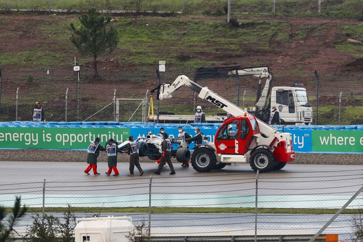 FIA to review procedures after drivers “surprised” by crane on track