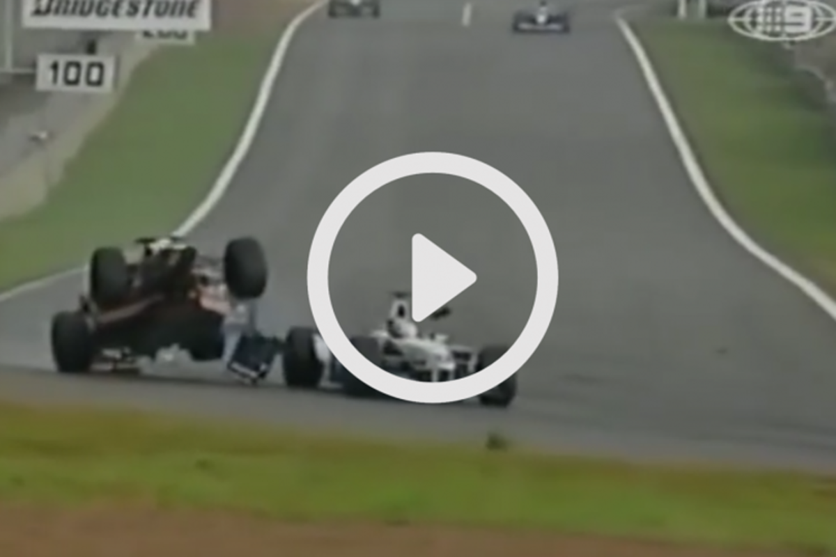 16 jaar geleden: Jos Verstappen ramt koploper Montoya van de baan