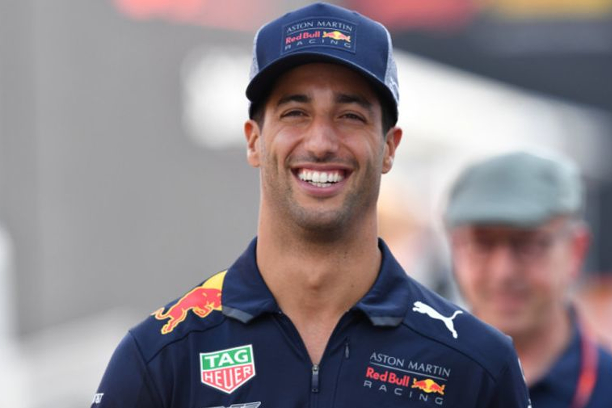 Daniel Ricciardo gaat los in reacties op Instagram van Red Bull Racing
