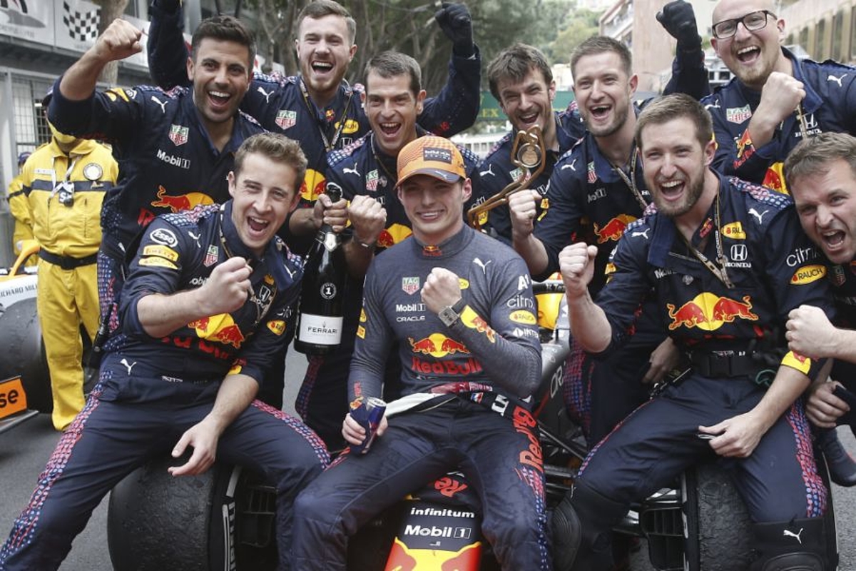 Verstappen looft Red Bull: "Dit is een beloning voor het hele team"