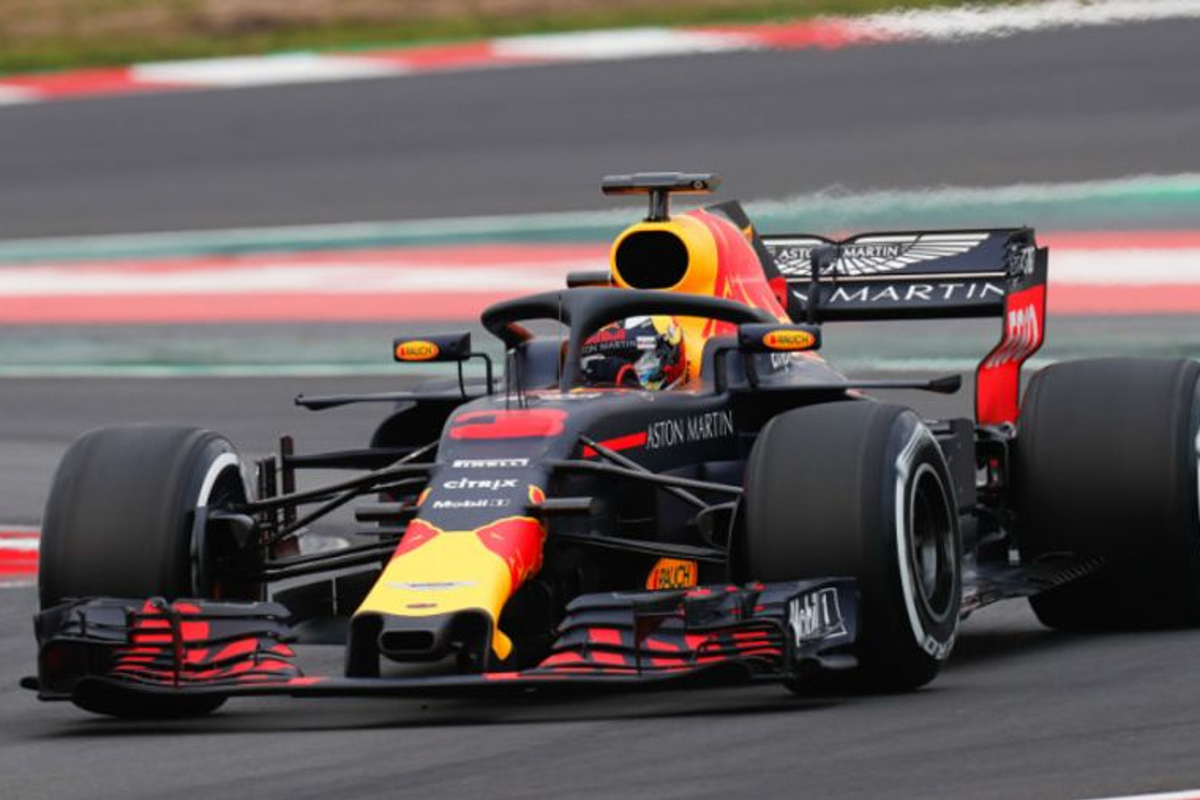 Ricciardo over strijd tussen Bottas en Vettel: "In de laatste ronde moet je er gewoon voor gaan"