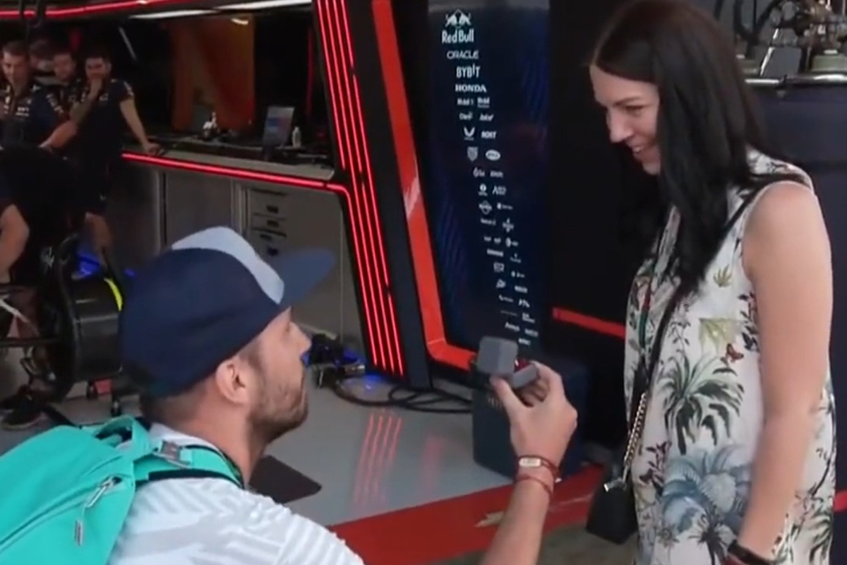 Red Bull employees agree to MARRY in Barcelona pitlane