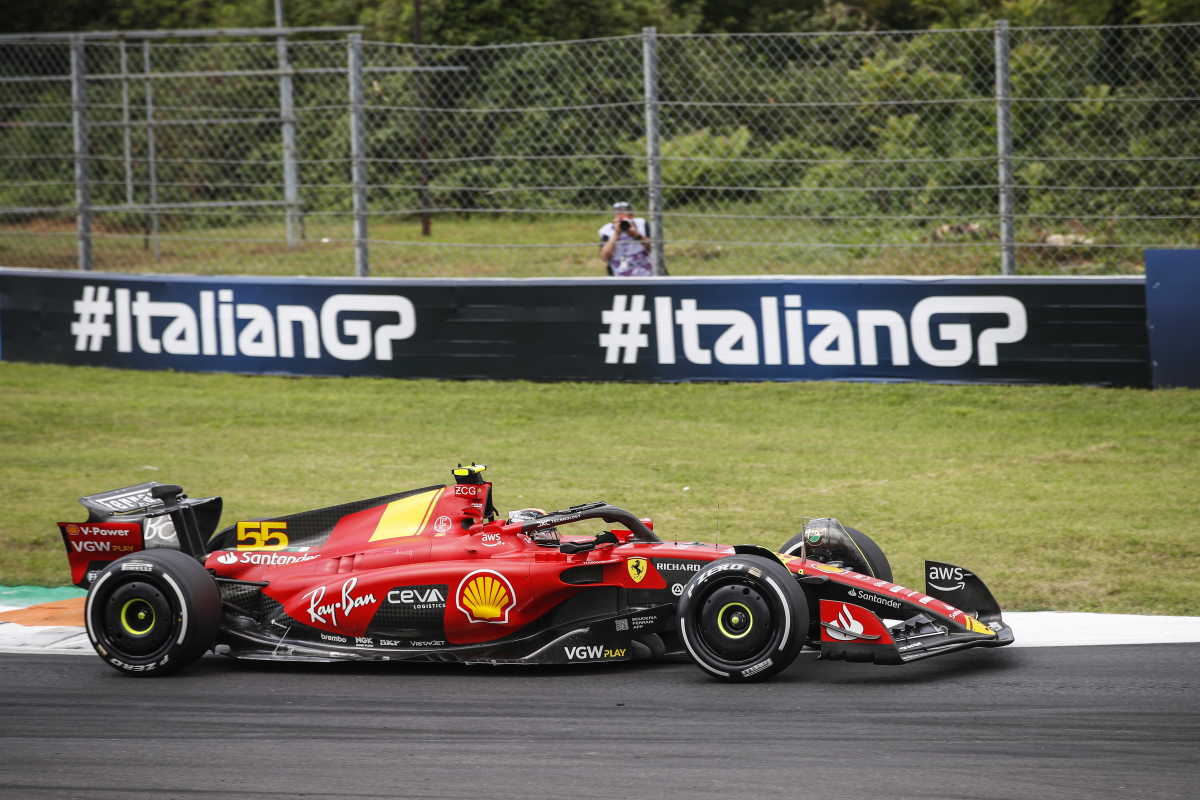 Sainz verslaat Verstappen in derde vrije training voor Italiaanse Grand Prix