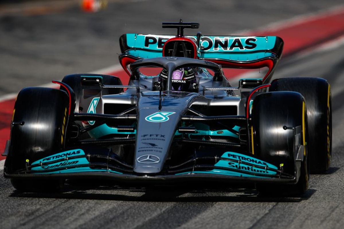 Hamilton pointedly defends Mercedes - "My team don't make mistakes"