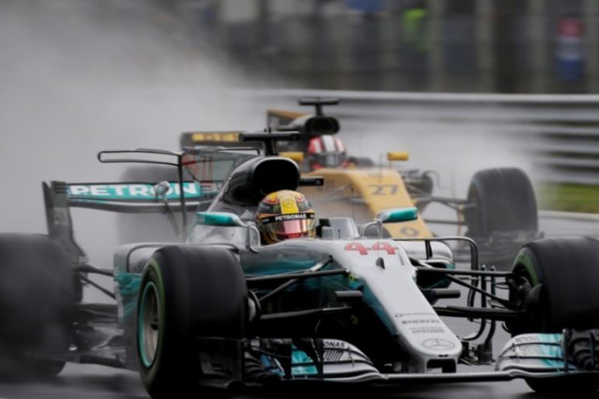 Rosberg: 'Hamilton heeft zwakke momenten, dan moet je toeslaan'