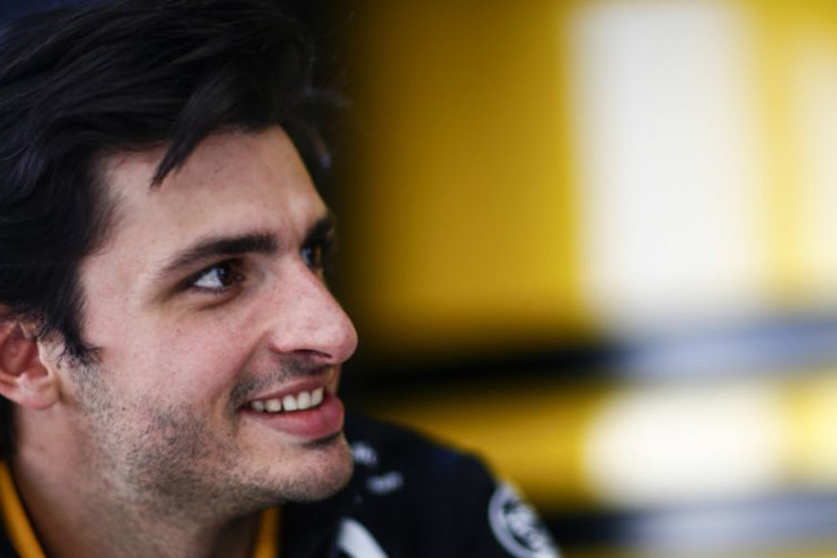 Sainz: Staying at Renault 'a pleasure'