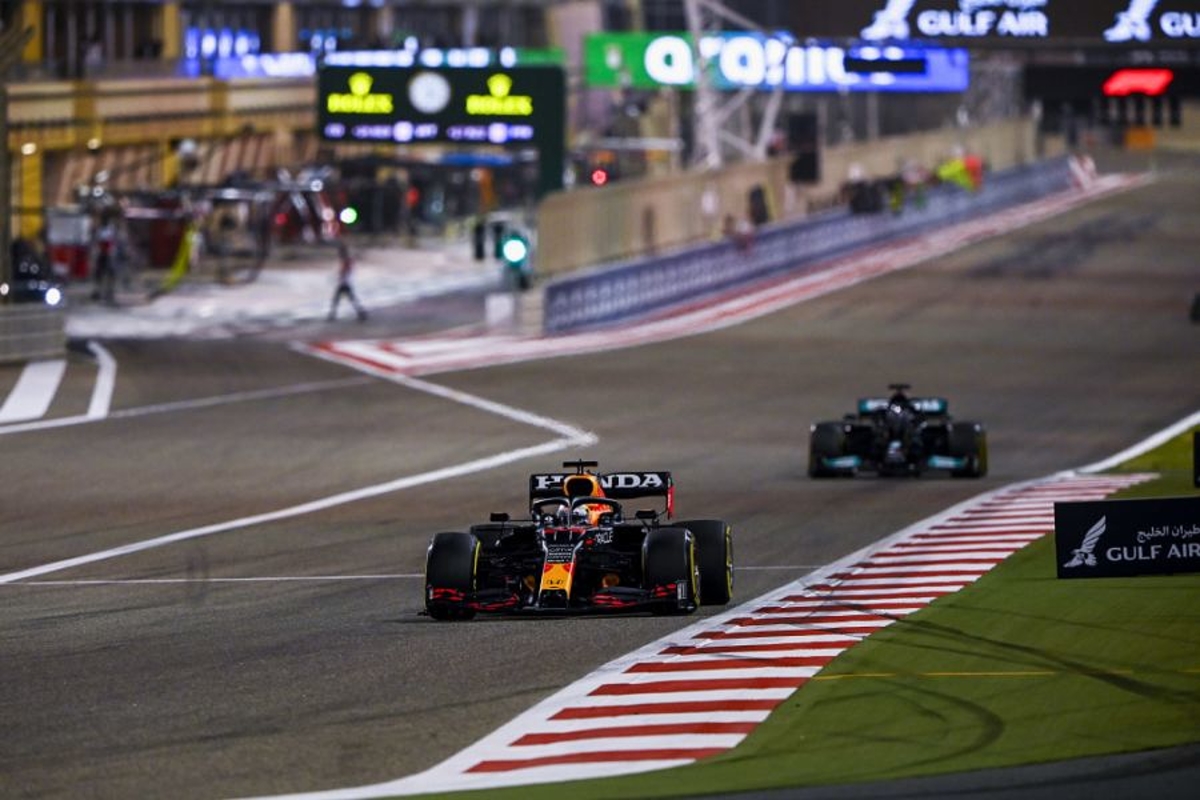 De Vries over auto Mercedes: "Duidelijk dat Red Bull een kleine voorsprong heeft"