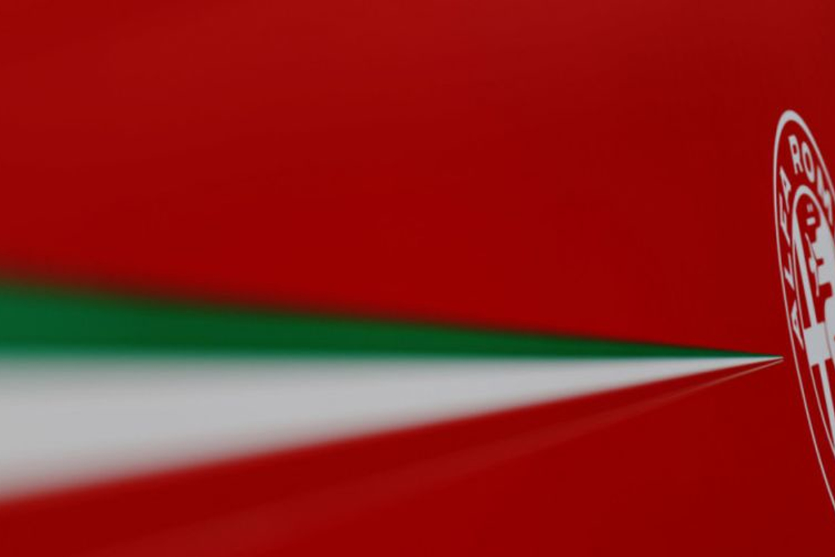 Wat is er aan de hand met de voorvleugel van de nieuwe Alfa Romeo?